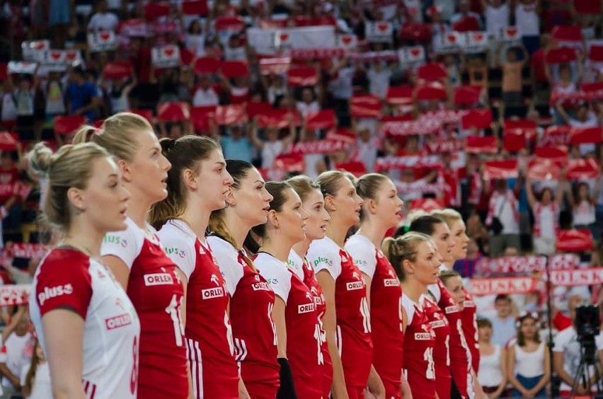 Młodzież z gminy Rusinów kibicowała na meczu siatkówki kobiet Polska - Belgia w Łodzi