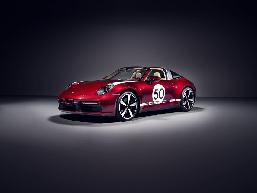 Porsche 911 Targa 4S Heritage Design Edition...