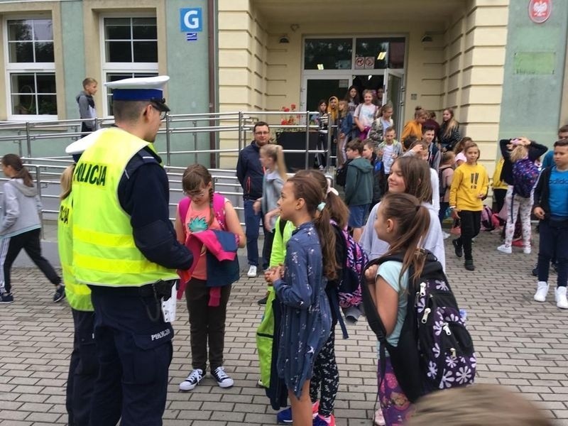 Na drodze, w szkole i w sklepie – działania „Bezpieczna droga do szkoły”