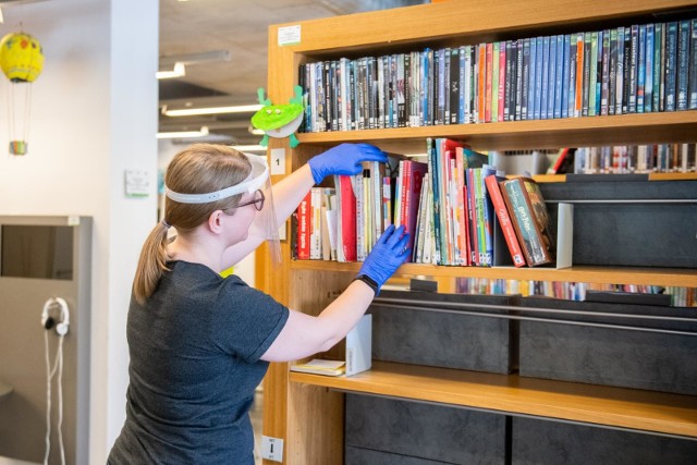 W Bibliotece Raczyńskich w Poznaniu można zamówić książki z dostawą do domu.