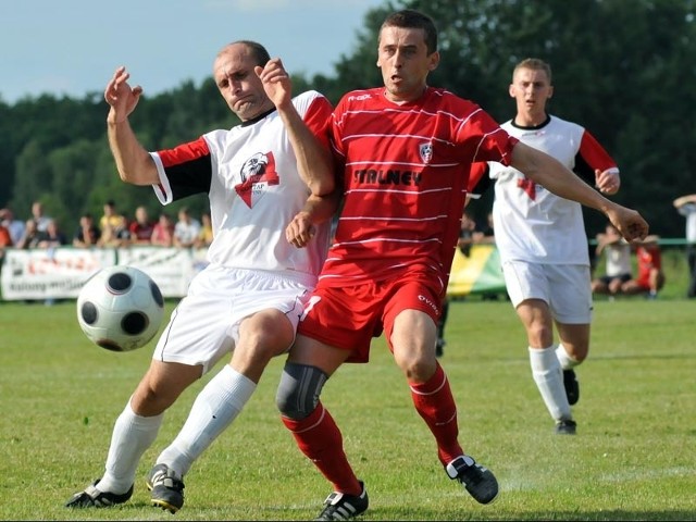 Krościenko Wyzne/Pustyny-Cosmos NowotaniecGKS Krościenko Wyzne/Pustyny (bialo-czerwone stroje) przegral z Cosmosem Nowotaniec 0-2