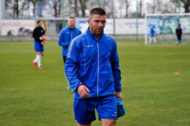 Łukasz Ganowicz w Olsztynie wcieli się w rolę grającego trenera.