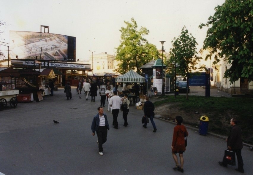 Kraków. lata 90 XX w. Przejście na dworzec PKP