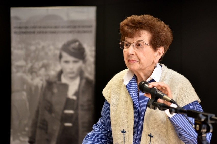 Oświęcim. Muzeum Auschwitz-Birkenau wręczyło nagrody "Gdyby zabrakło dziesięciu..." wolontariuszom wspierającym tę placówkę [ZDJĘCIA]