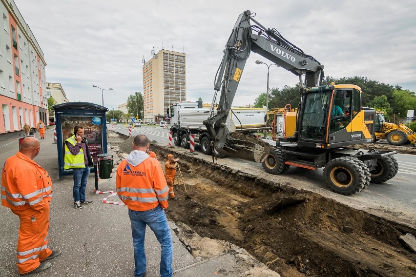 Trwają remonty bydgoskich ulic. Obecnie trwa wymiana...