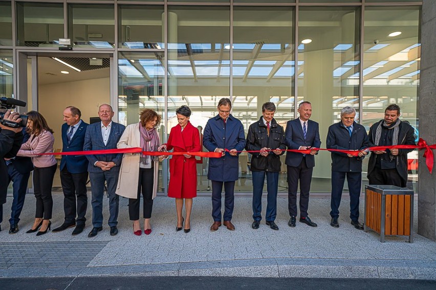 Nowy Sącz. Nowy dworzec MPK został oficjalnie otwarty. Jak wygląda? [ZDJĘCIA]