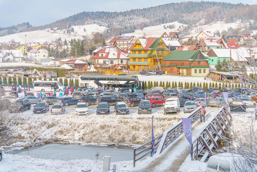 Sobota, 4 grudnia. Stacja w Tyliczu już otwarta