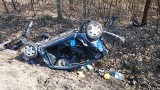 Tragiczny wypadek w Kobiórze na DK1: Zderzyły się dwa samochody. Jeden dachował