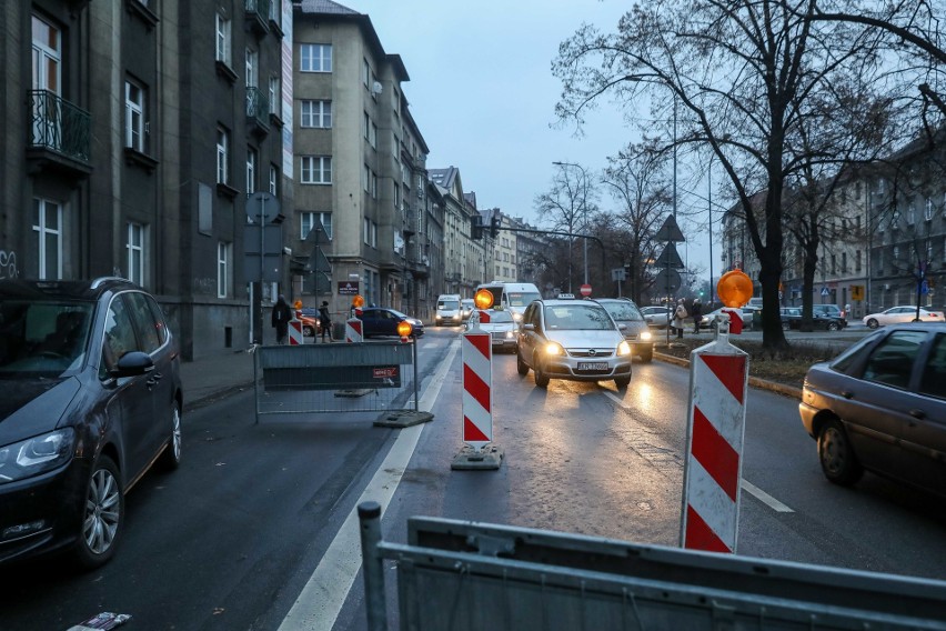 Na al. Słowackiego trwają prace i tworzą się duże korki