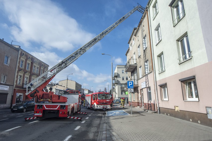 We wtorkowe przedpołudnie wybuchł pożar przy ul. Głównej w...