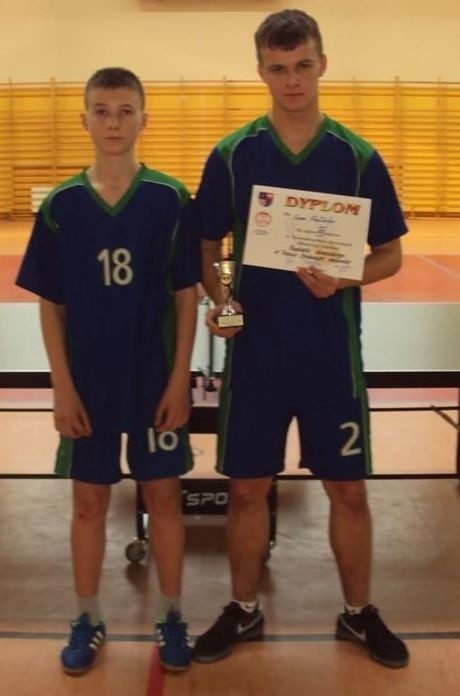 Trzecie miejsce w rywalizacji chłopców zajęło Publiczne Gimnazjum z Fałkowa, w reprezentacji którego zagrali Szymon Nowak i Roman Wrzeszcz. 