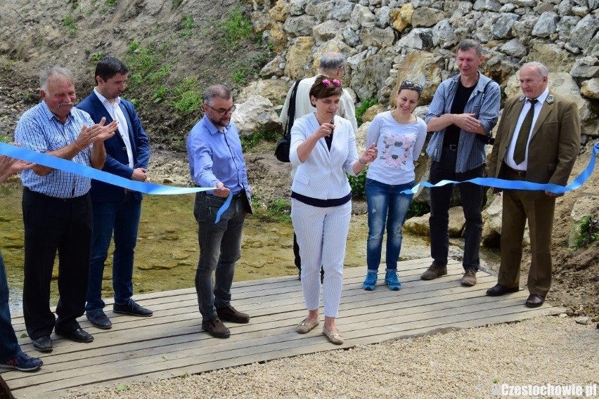 Jest dostęp do źródełka w Mstowie. Turyści moga odwiedzać źródło spod Góry Wał ZDJĘCIA