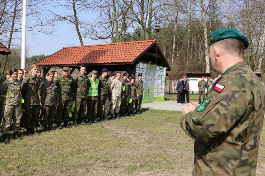 W Pierwszym Ogólnopolskim Turnieju Klas Mundurowych udział...