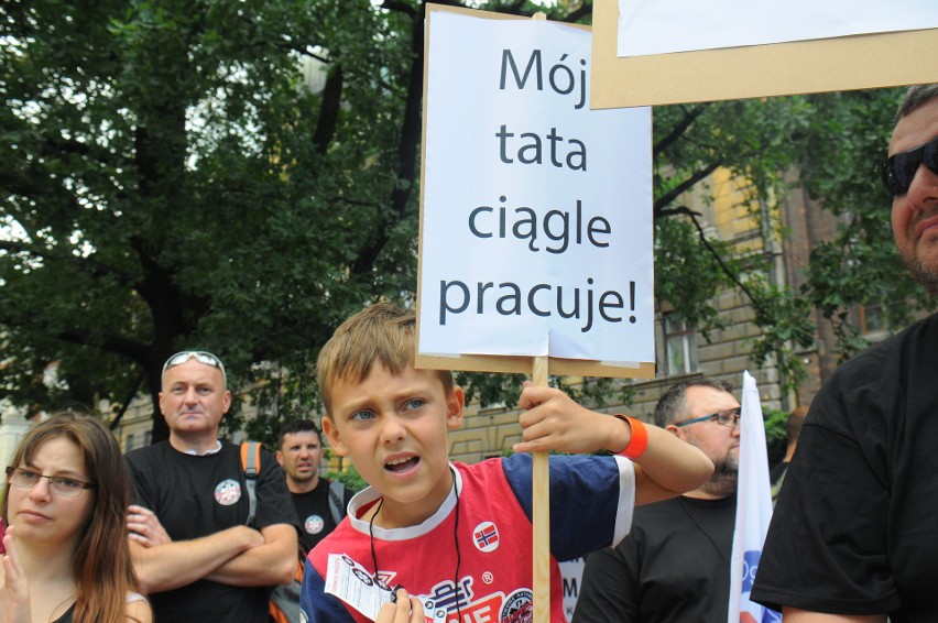 Kraków. Głośny protest ratowników medycznych