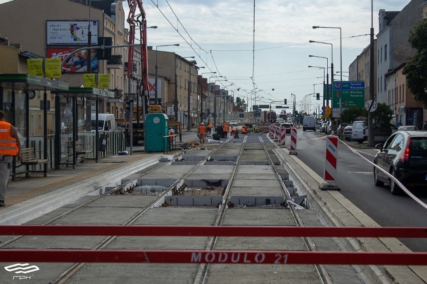 Przebieg tras tramwajowych linii od 4 września w artykule.