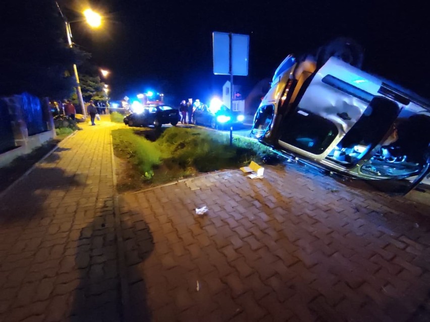 Wypadek na drodze krajowej numer 42 w Bugaju. Trzy osoby ranne, kierowca bmw miał trzy promile [ZDJĘCIA]