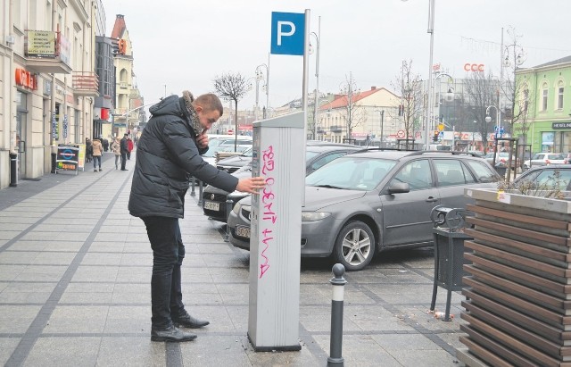 Większość kierowców parkujących w alejach dla „świętego spokoju” kupuje bilety postojowe