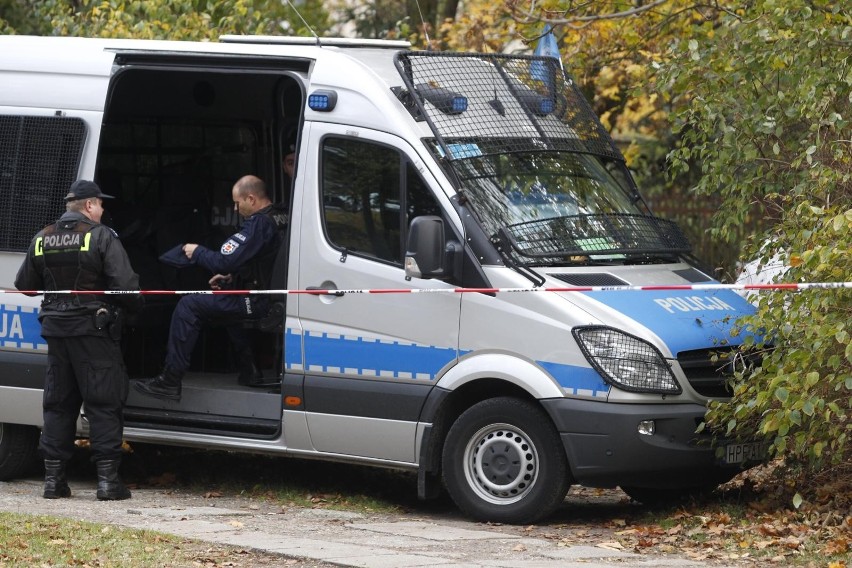 Policja ustala, co wydarzyło się nad stawem w Dzibicach.