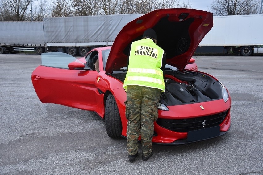 Poszukiwane Ferrari o wartości 1,2 mln złotych odnalezione 