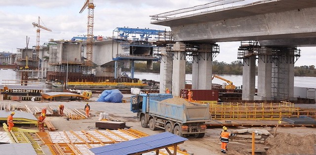 Coraz bliżej do zakończenia przeprawy autostradowej przez Wisłę pod Grudziądzem