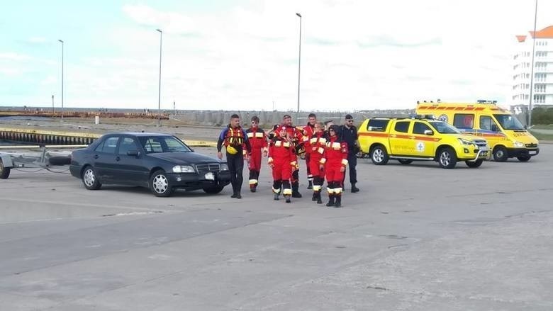 Darłowo. Tragedia na plaży. Morze porwało troje dzieci....