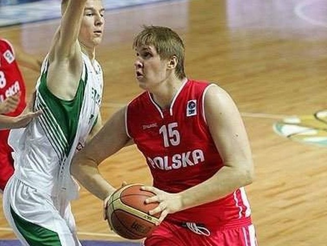 Przemysław Karnowski został nowym zawodnikiem koszykarskiej drużyny Siarki Tarnobrzeg.