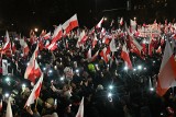 Protest wolnych Polaków NA ŻYWO Manifestacja przeciwko aresztowaniu Kamińskiego i Wąsika oraz przejęciu mediów publicznych