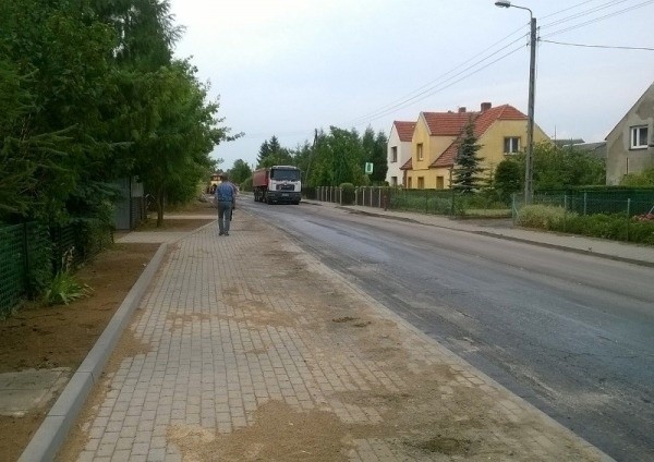 Mieszkańcy już mogą się cieszyć z nowych chodników.