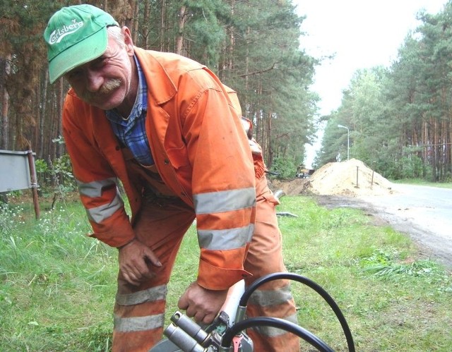 W końcu rozpoczęła się budowa kanalizacji w Modrzycy. Wykonawca ma czas na jej zakończenie do końca 2011 roku.