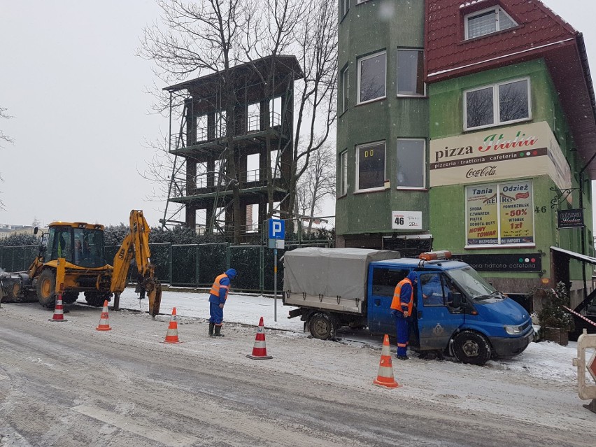 Atak zimy w Białymstoku. Mróz uszkodził rury w centrum...