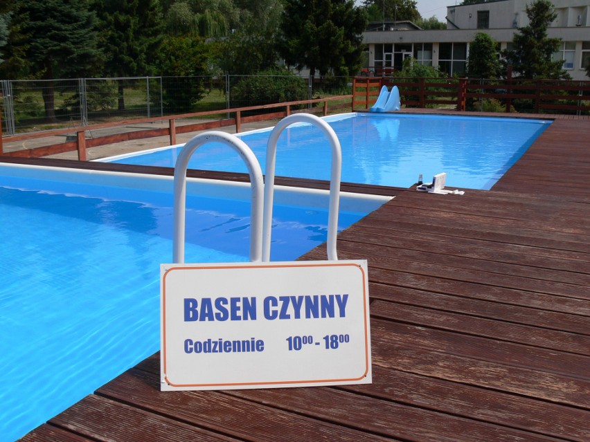 Działają letnie baseny na ulicy Portowej  w Sandomierzu. Można się kąpać 