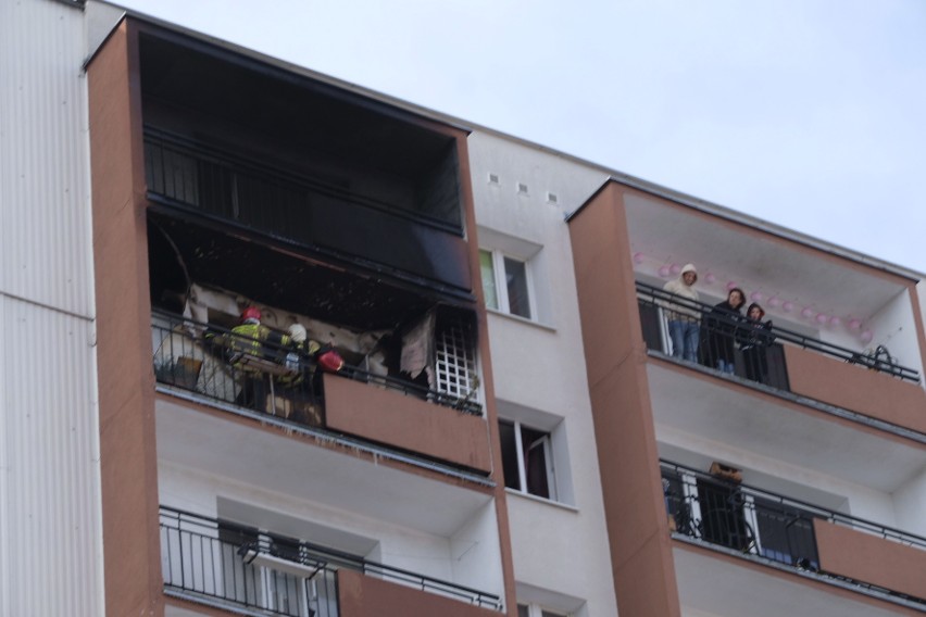 Do pożaru doszło około godziny 11.20 w bloku przy ulicy...