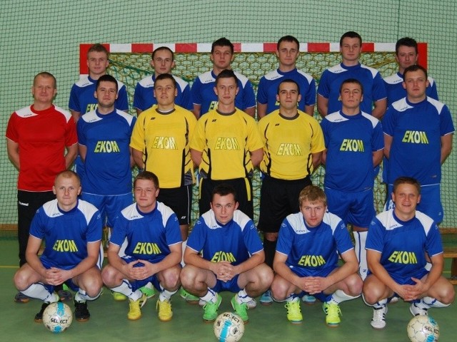 Drużyna EKOM Futsal Nowiny świetnie radzi sobie w tych rozgrywkach. Jest liderem pierwszej ligi i ma imponujący bilans bramkowy 33:1.