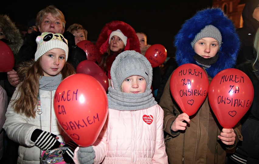 Kraków. Ulicami miasta przeszedł marsz wsparcia dla Jerzego Owsiaka i dla uczczenia pamięci Pawła Adamowicza [ZDJĘCIA]