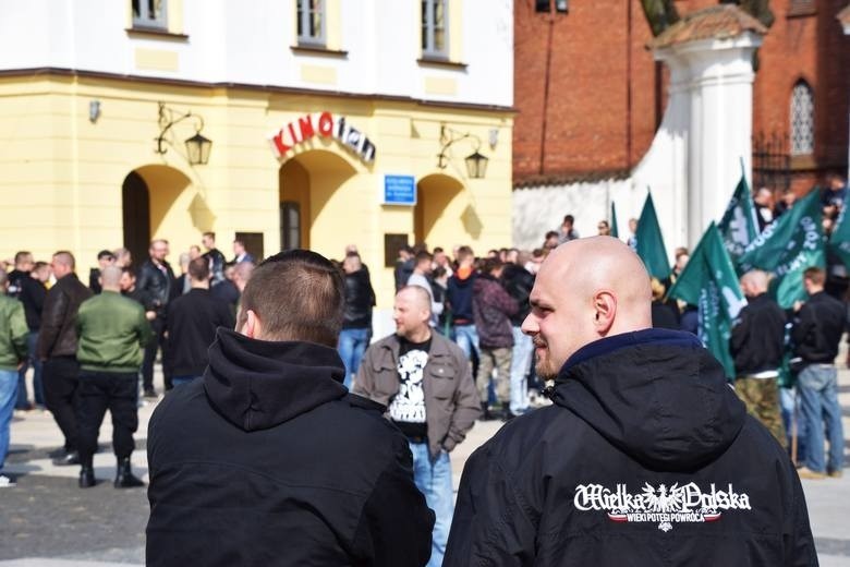 Białystok. Do sądu trafił prywatny akt oskarżenia przeciwko członkom ONR. Chodzi o antysemickie hasła podczas rocznicowych obchodów