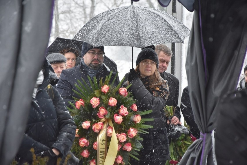 Pogrzeb założyciela Kapeli Zza Winkla.