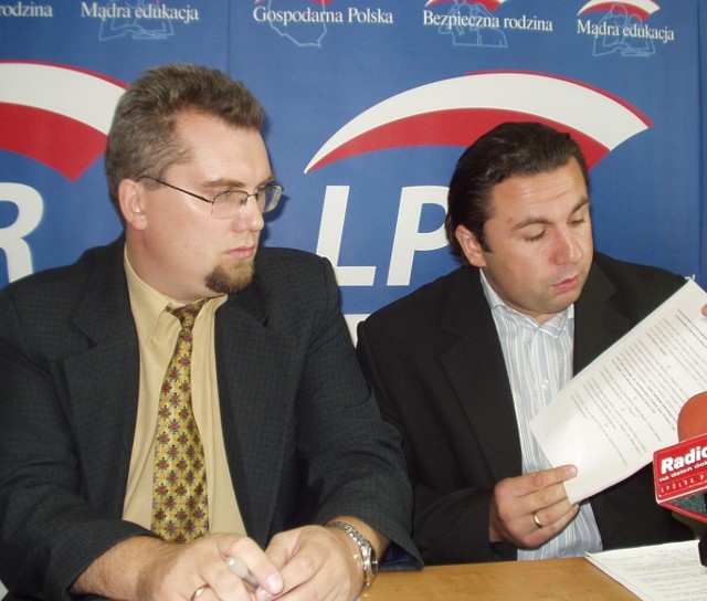 Ponad rok temu Waldemar Hass i Artur Nierychły z LPR osobiście zbierali wśród głogowian podpisy pod projektem uchwały o becikowym. Dało to tyle, że samorządowcy sporządzili swoją alternatywną uchwałę.