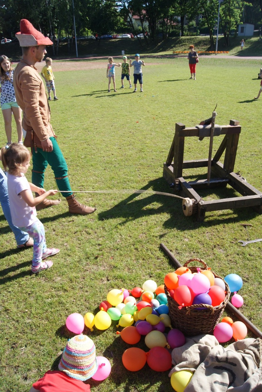 Dni Rybnika 2016: Rycerska wioska na stadionie. Strzelają z...