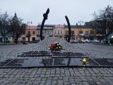 W Ostrowcu uczczono pamięć straconych 80 lat temu mieszkańców. Piękna uroczystość. Zobacz zdjęcia