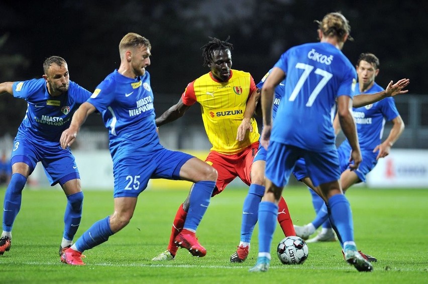 Fortuna 1 Liga. Maciej Bartoszek, trener Korony Kielce: -Dziękuję kibicom, którzy pojawili się na stadionie. Gramy dla nich