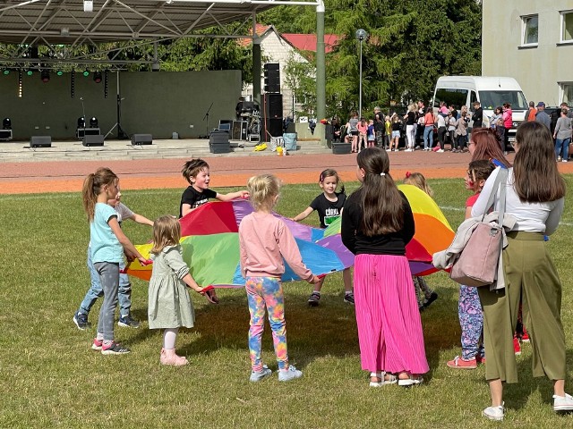 Gminny Dzień Dziecka w Działoszycach w niedzielę, 29 maja. >>>Więcej zdjęć na kolejnych slajdach