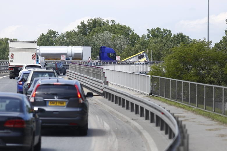 Warszawa. Tragiczny wypadek miejskiego autobusu. Kierowca był pod wpływem amfetaminy?