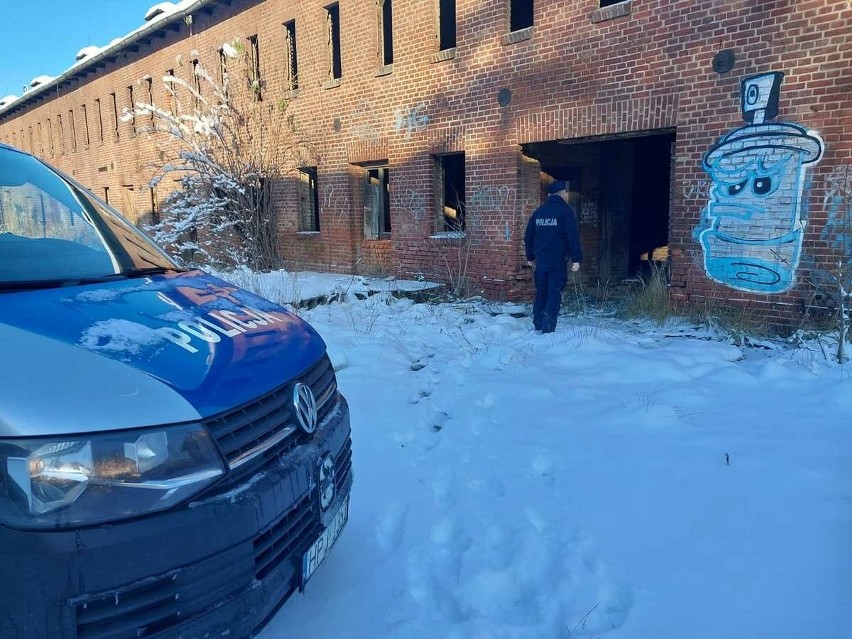 Policjanci z Głubczyc udzielili pomocy przemarzniętemu...