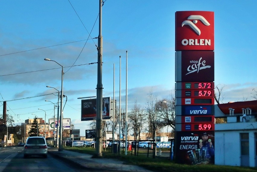 Ceny paliw na stacjach benzynowych w Szczecinie i regionie. Od dziś obniżona akcyza na paliwa. Jest spadek cen? 