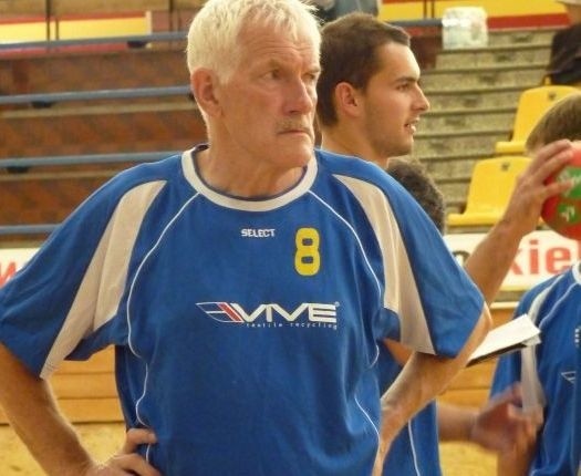 Znany trener piłki ręcznej, brązowy medalista olimpijski Zygfryd Kuchta, ma kieleckie korzenie.