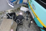Wypadek w Sosnowcu. Kobieta i dwójka dzieci pod kołami autobusu. Pojazd PKM Jaworzno wjechał w przystanek 