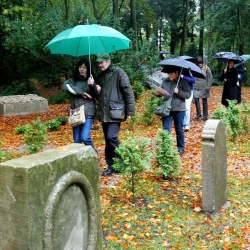 Urzędnicy z Berlina zwiedzili wczoraj m.in. lapidarium na Cmentarzu Centralnym. Znajdują się tu przeniesione z różnych części miasta nagrobki przedwojennych szczecinian.