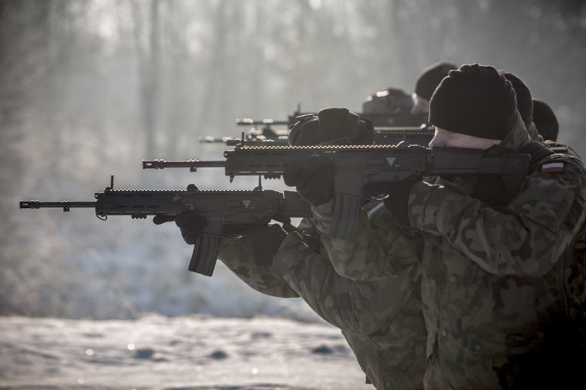 Ferie na poligonie? Czemu nie. Właśnie rozpoczęło się szkolenie wojskowe w 5. Mazowieckiej Brygadzie Obrony Terytorialnej