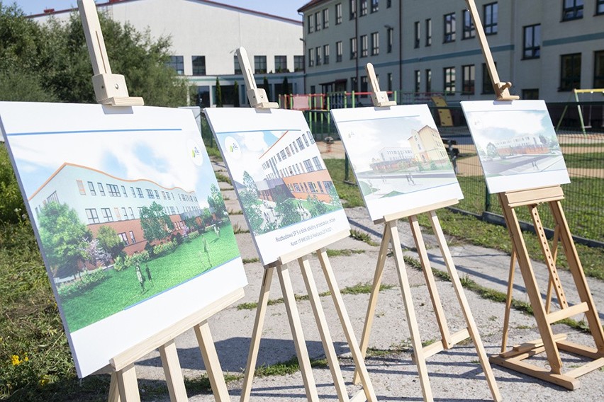 Rusza rozbudowa Szkoły Podstawowej nr 5 w Ełku o blok szkolny, przedszkolny i żłobkowy (zdjęcia)