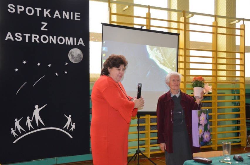 Ostrołęka. Spotkanie z astronomią w Szkole Podstawowej nr 2